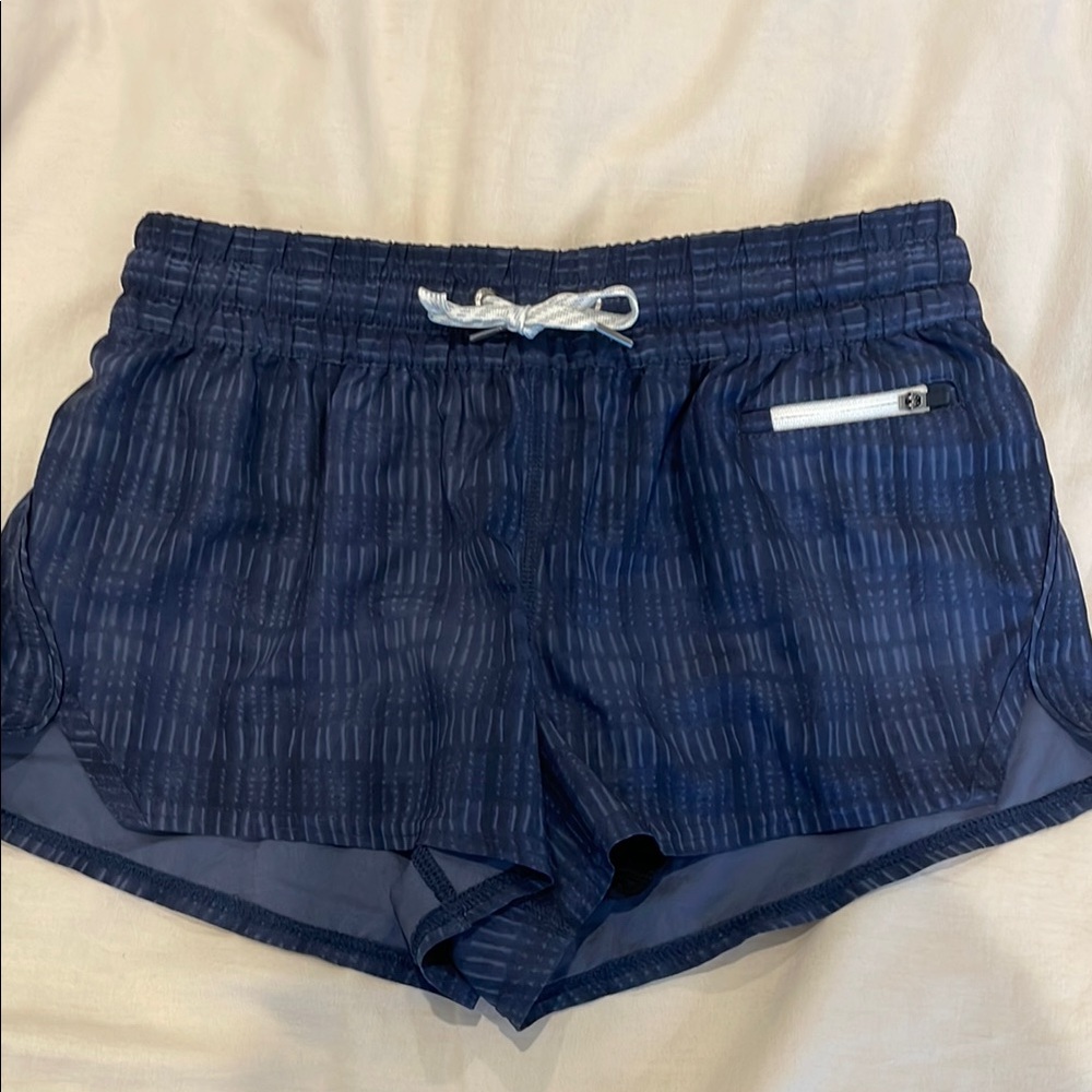 Vuori athletic shorts sz S